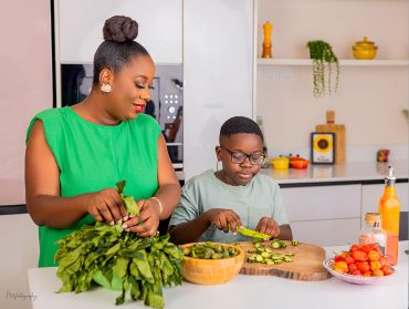 nigerian mom teaching how to cook sisiyemmie