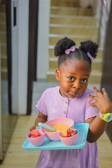 how to make your child eat independently